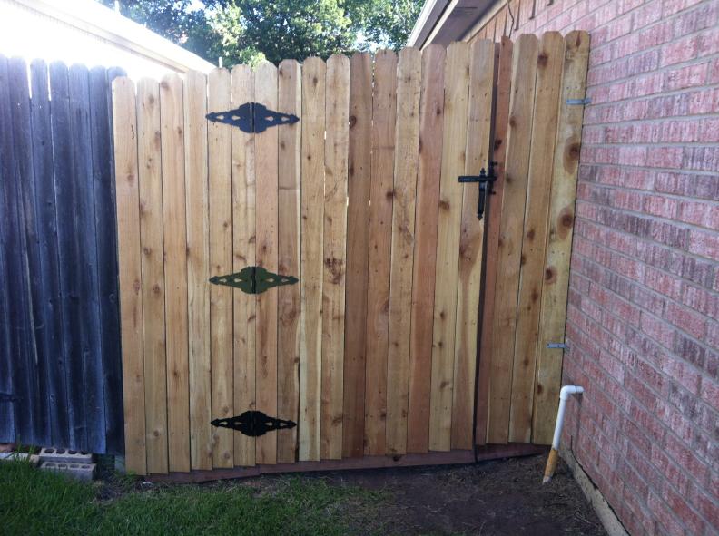 Wood Gates Dfw Fence Contractor, Wooden Fence Gate Hardware